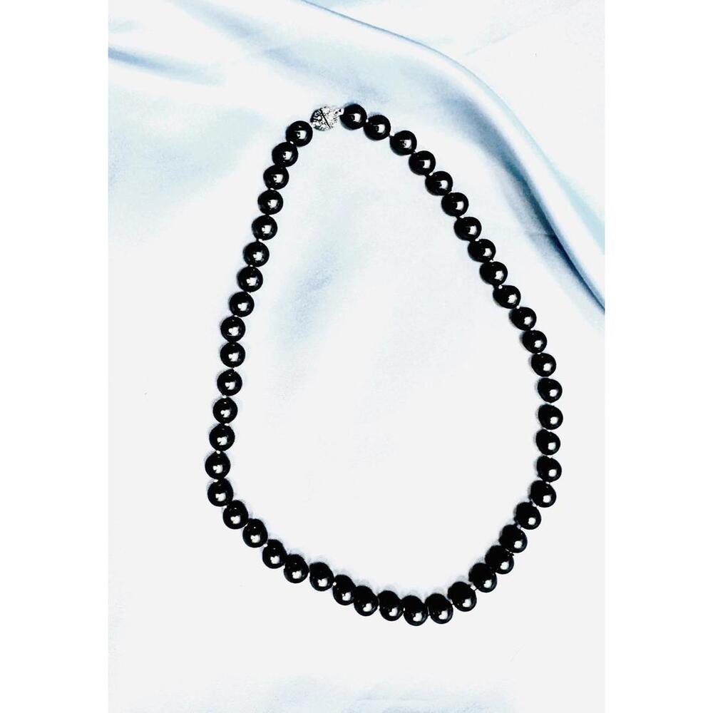Dark Gray Glass Faux Pearl Beaded Necklace with Rhinestone Magnetic Clasp